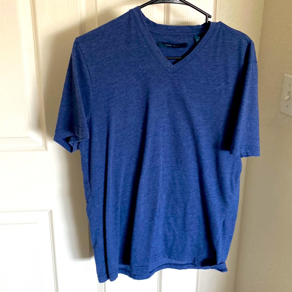 Blue perry Ellis tshirt